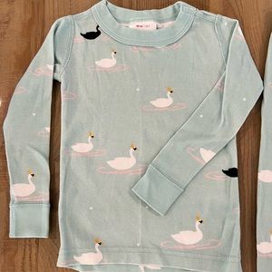 Hanna Andersson long sleeved pajamas. Size 3.